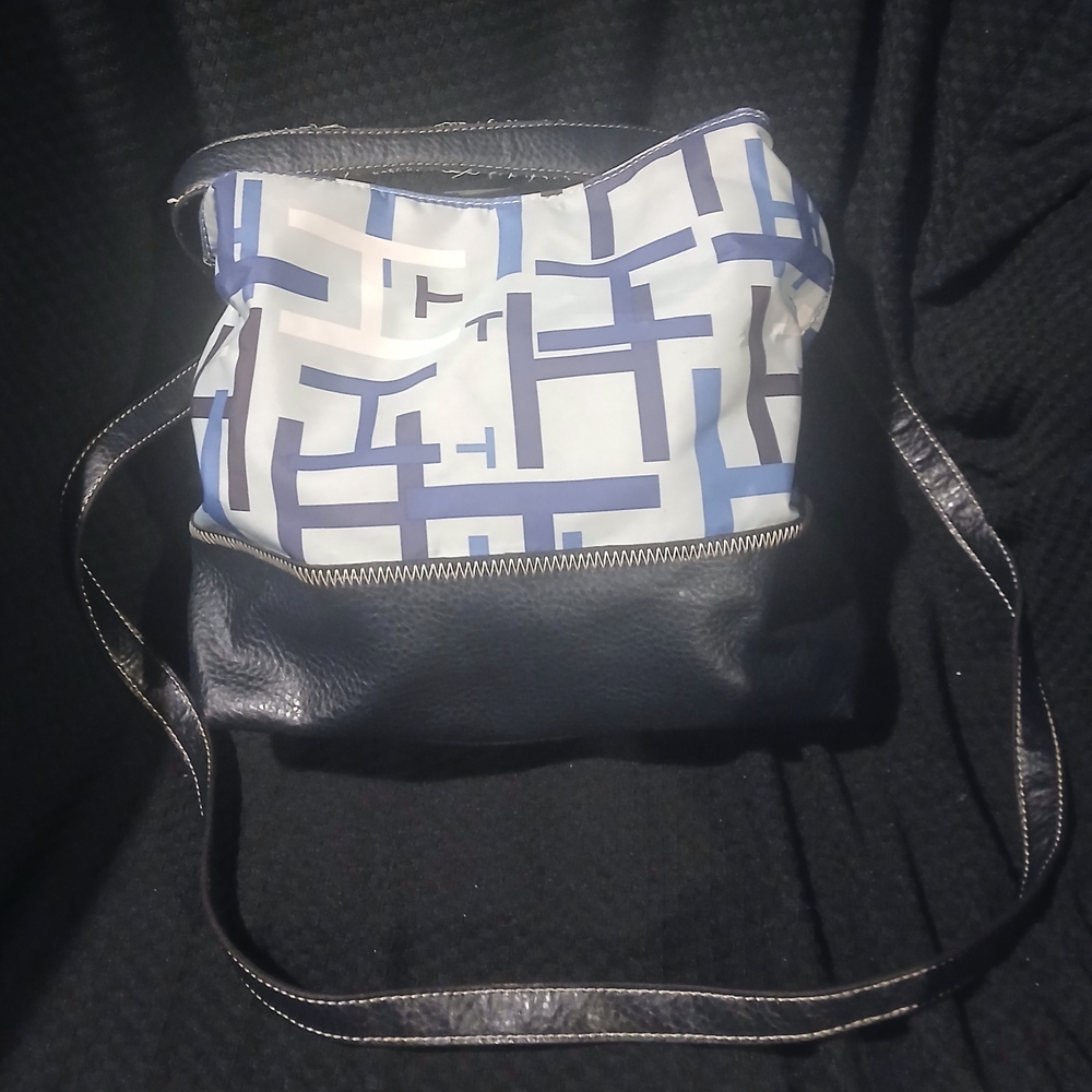 Tommy Hilfiger Stylish Black and Blue Shoulder Bag